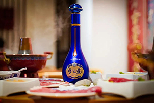 華途傳媒|“夢之藍M6+”攜手央視春晚，陪您共迎兔年新春。