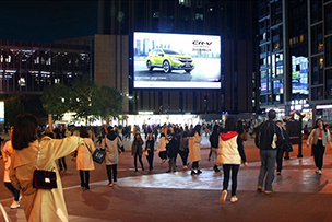 世茂廣場(chǎng)（寬厚里）戶(hù)外燈箱廣告